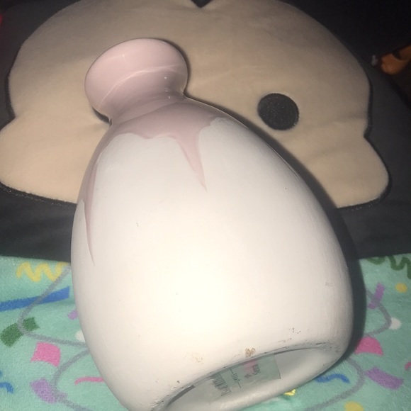 Issac Mizrahi Loves xo, Sienna Vase with pink glaze - Picture 5 of 9